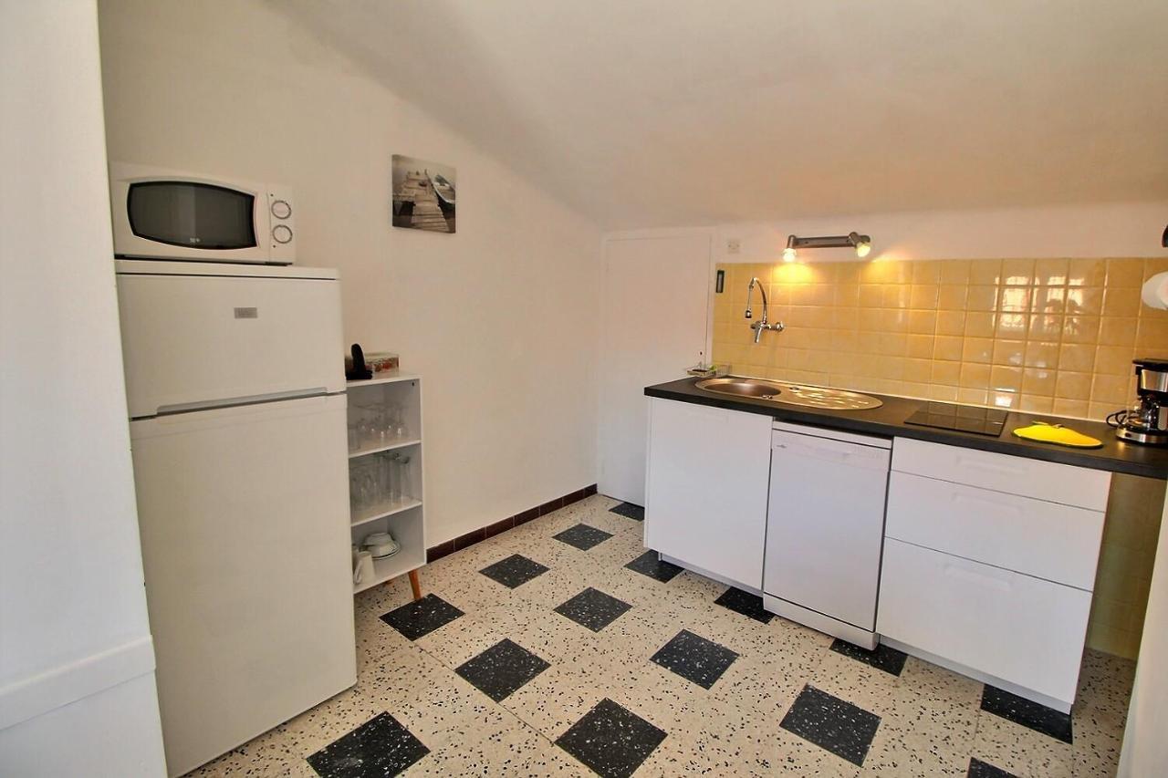 Meuble Trois Etoiles Au Premier Etage D'une Maison Typique Saint-Cyprien (Pyrenees-Orientales)