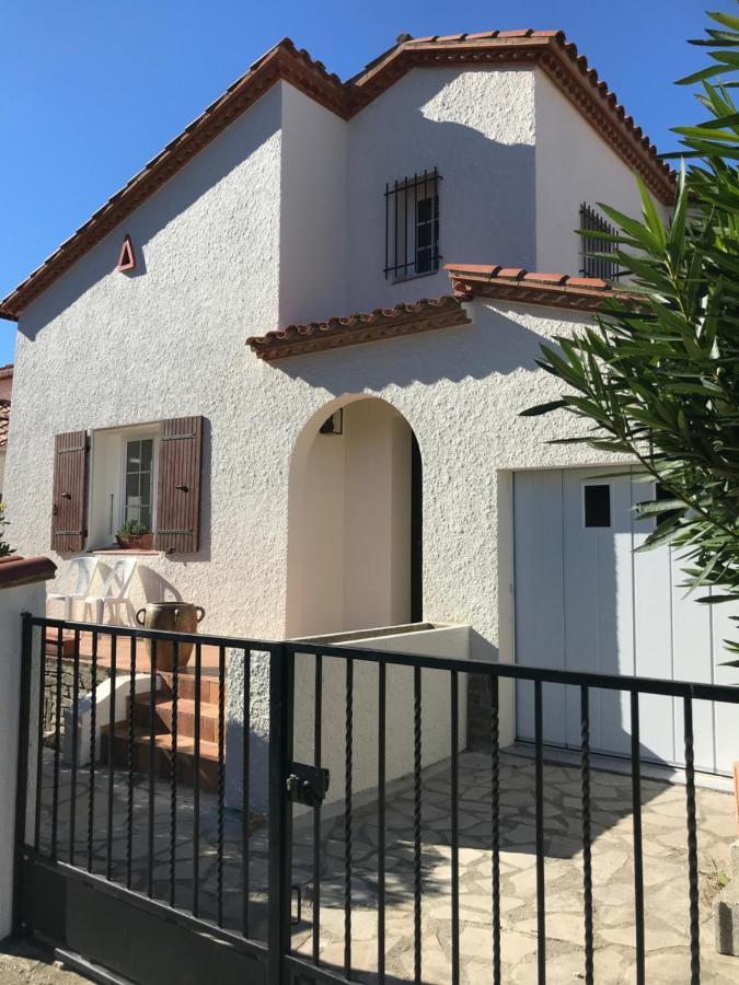 Meuble Trois Etoiles Au Premier Etage D'une Maison Typique Apartment Saint-Cyprien (Pyrenees-Orientales)
